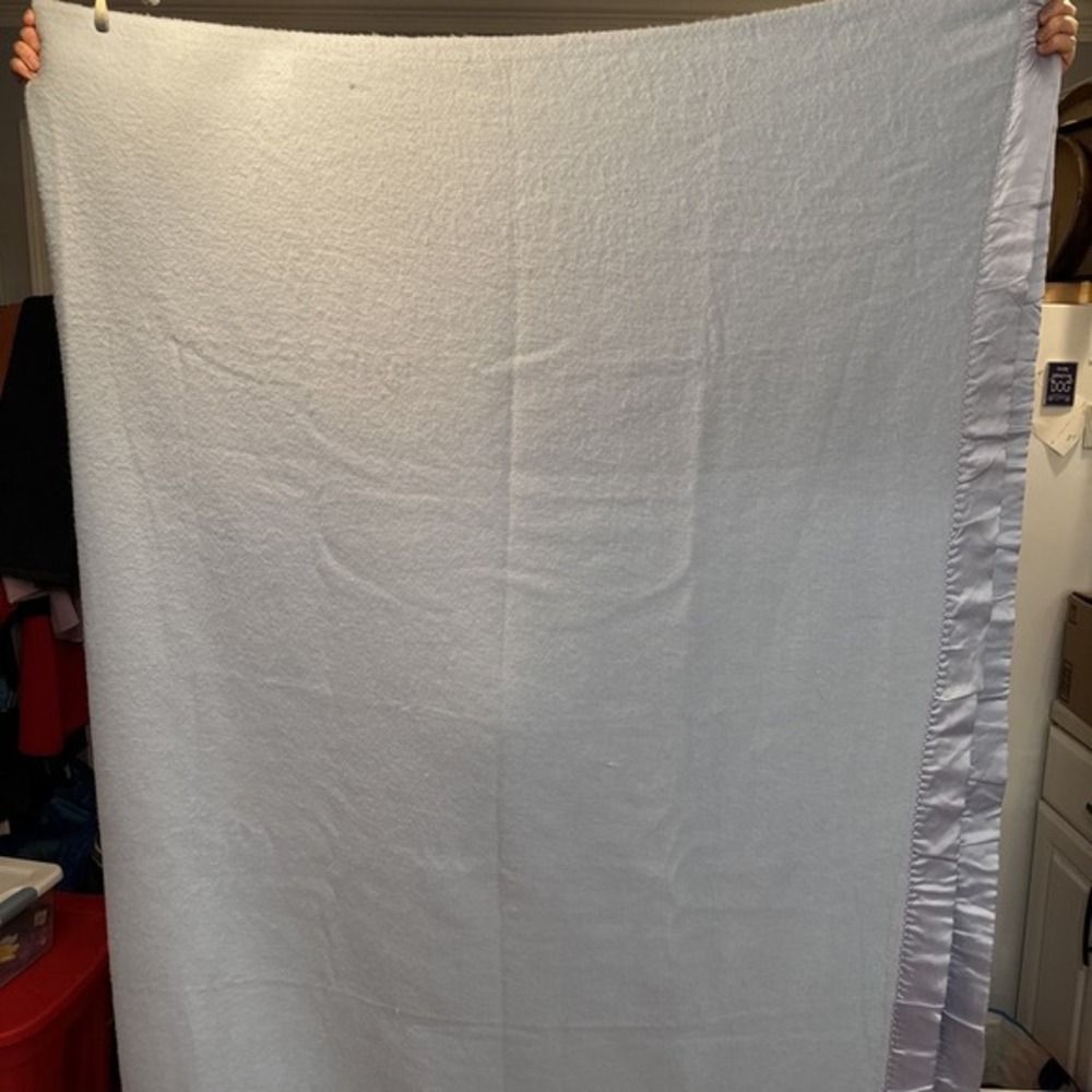 LULA S. vintage acrylic QUEEN blanket blue‎ Satin Trimmed